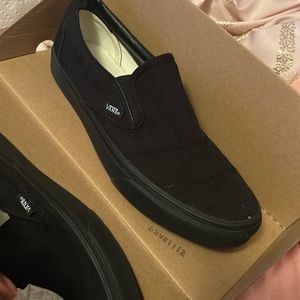 Size 10 vans classic slip ons
